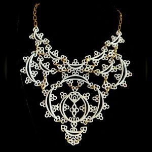NWT Jessica Simpson Gold & White Statement Necklace